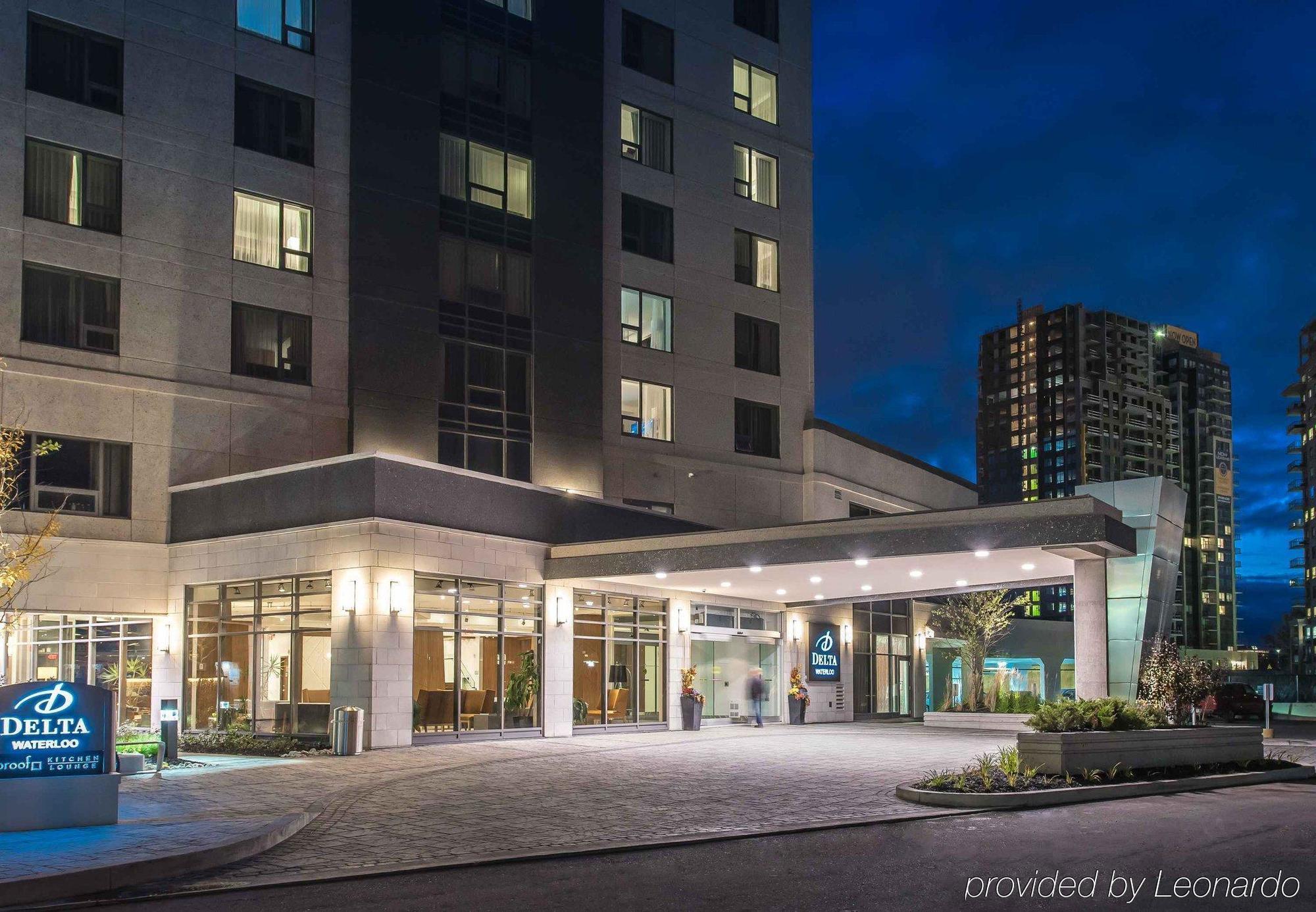 Delta Hotels By Marriott Waterloo Exterior foto